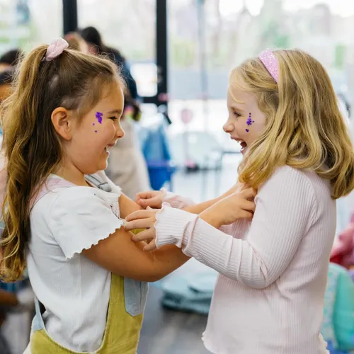 Glitter and giggles—when creativity meets fun! ✨😄 #fizzkidz #sparklemoments