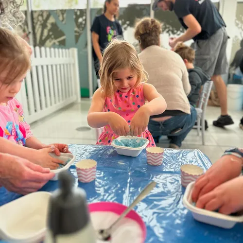 Hands on sensory exploration is always at our core 🙌🏼